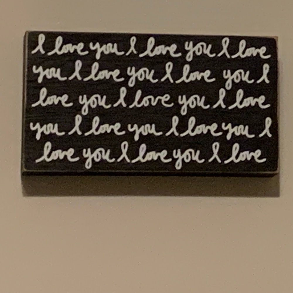 A beautiful 2inx5in wall decor